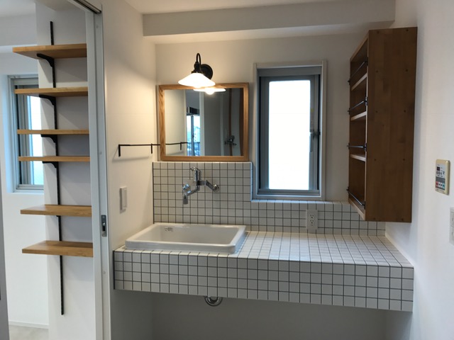 ウッドワンキッチン+TOTOシンクの洗面台