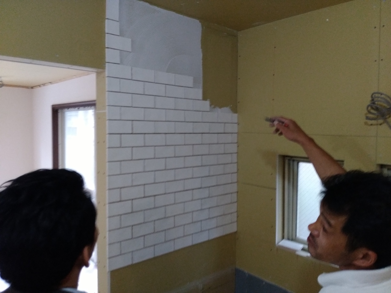 平田タイル　ウェイバーがキッチンに貼られました！