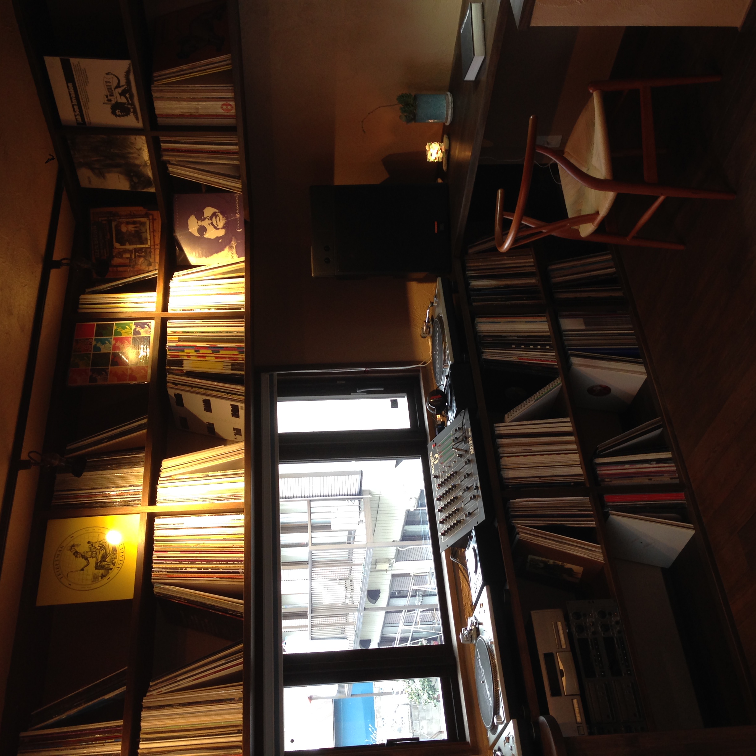 レコード2000枚収蔵できる趣味部屋