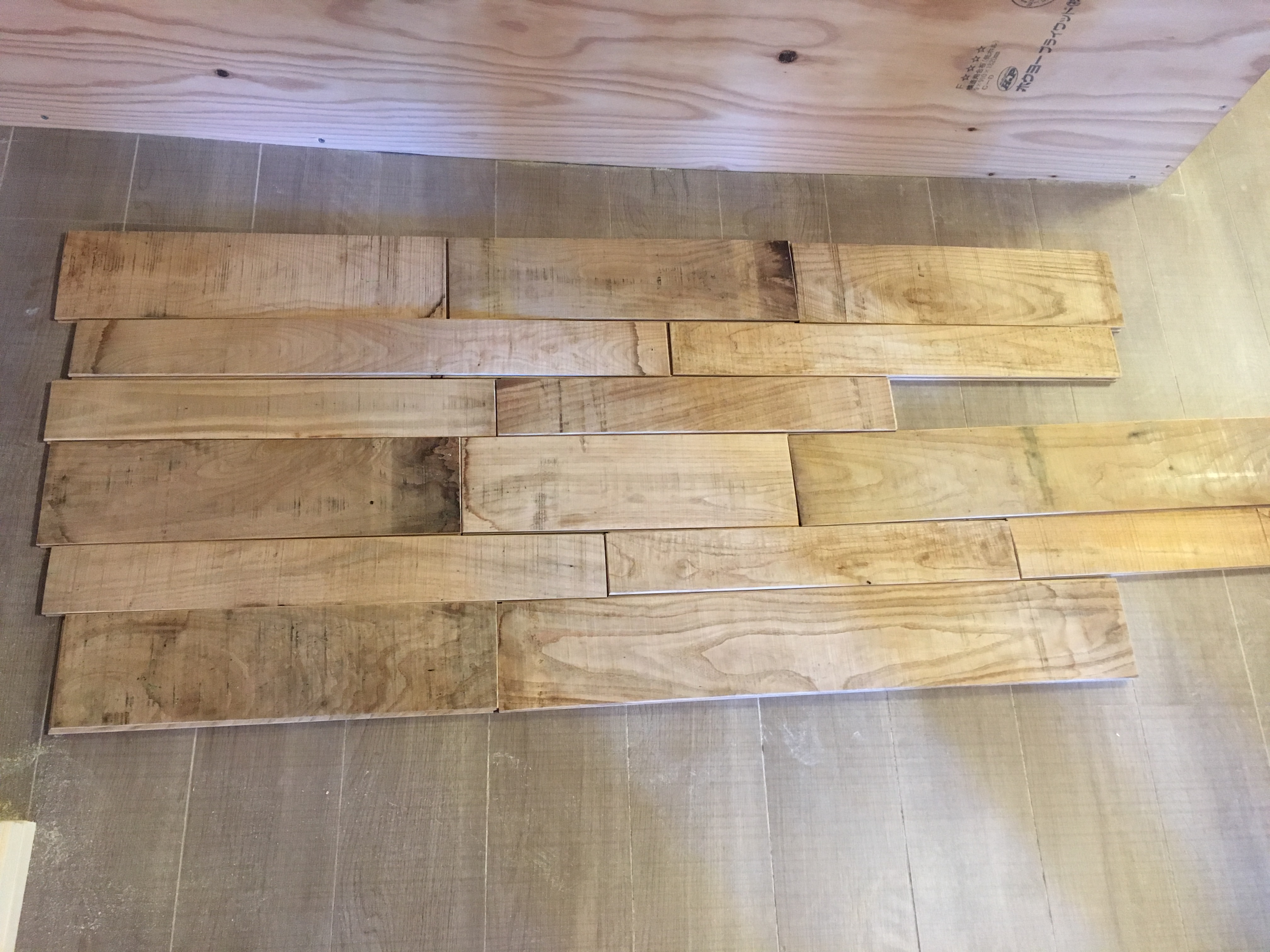＊古材の板貼り確認に行ってきました＊