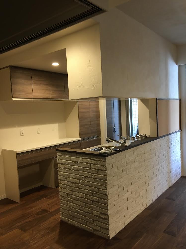 ホワイトブリックが際立つ大人シックなお家～収納編～