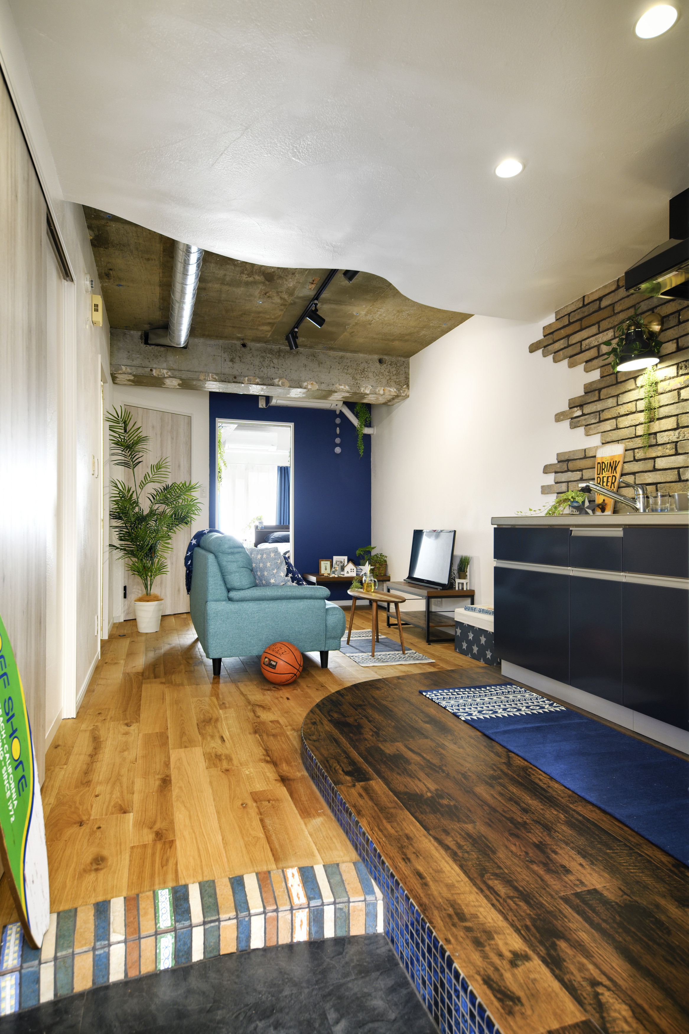 R形状を組み合わせたサーファーの家/Photo