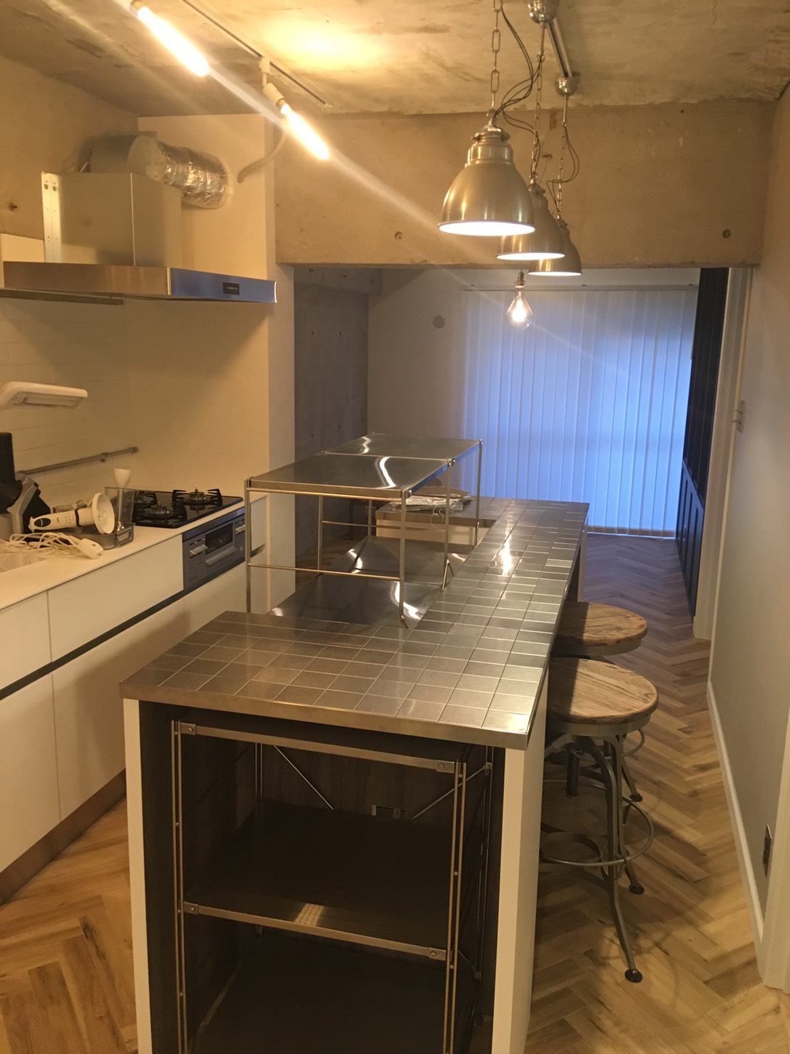 お家の中に大きな造作窓