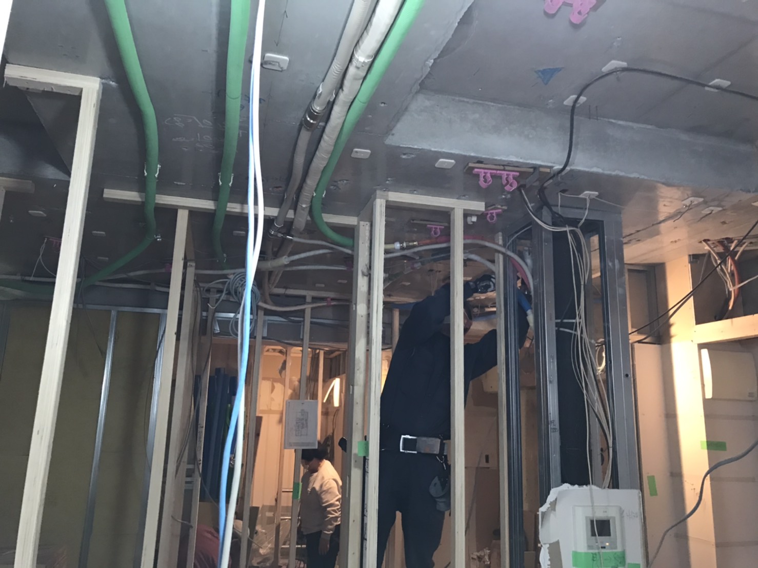 躯体現し×アンティーク窓