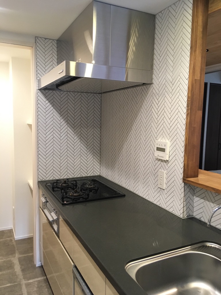 EB5B4DF1-C8FA-4DA1-BF91-E3B087FF1DB9