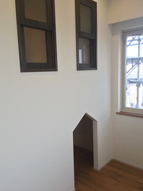 1FB37067-52F8-479C-BF4D-9C912CC8B658