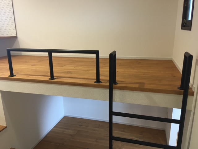 602F8687-DF19-46C1-B1AD-1A8C9631C751