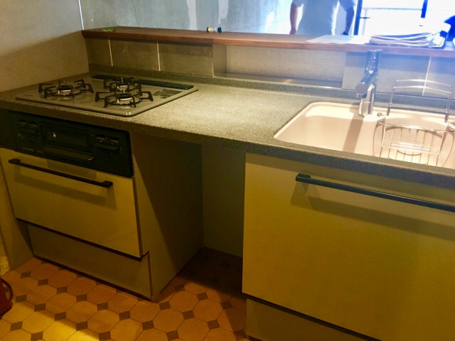 〜ミッドセンチュリーなお家〜キッチン腰壁にニッチを