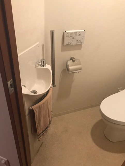 37424436-FBCC-4EB7-8EF4-05B2E9EFC4B2