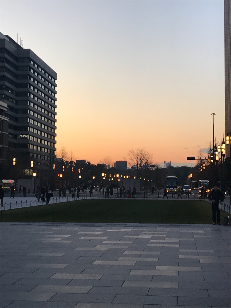 ＊丸の内口の２階＊