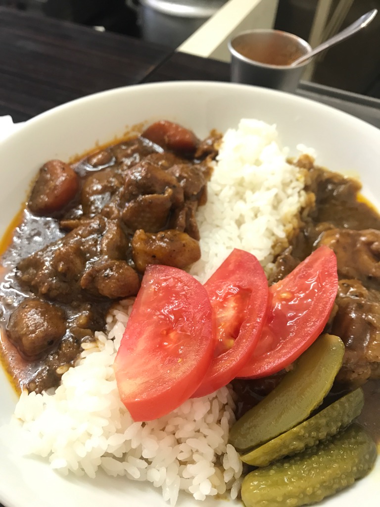 ＊行列のできるカレー屋さん＊