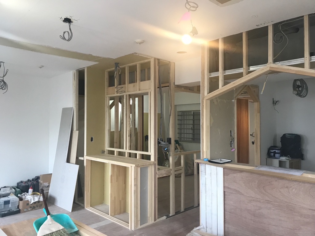 ＊キッチンに三角屋根が＊