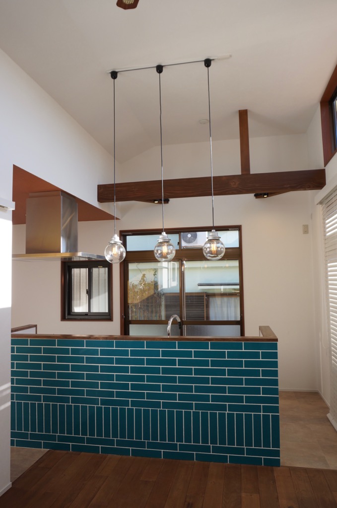 レトロポップなアジアンMIXのお家♪〜カラーコーディネート編・色相環のお話〜ノイエローブ・NR-8506