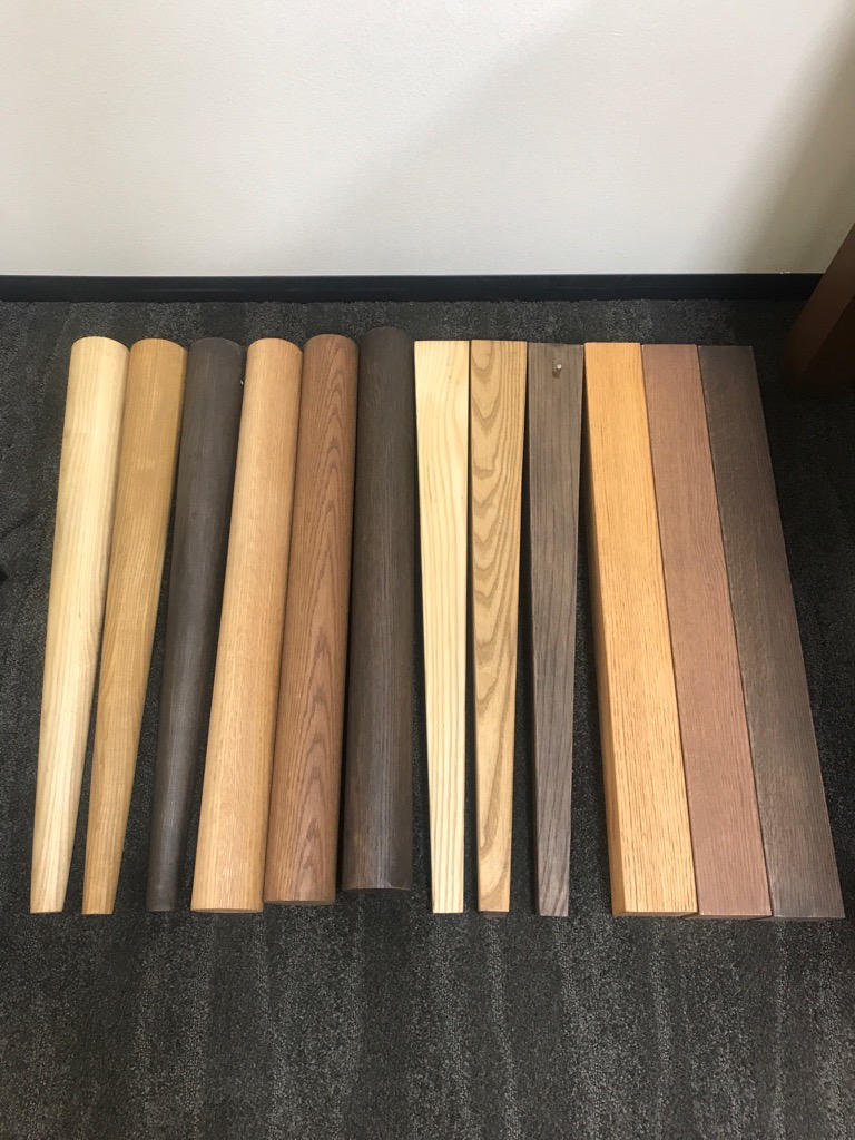 オリジナル商品・無垢の木のダイニングテーブルとサイドテーブル