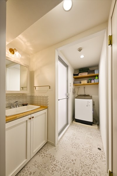 クラシカルな造作洗面化粧台ができました