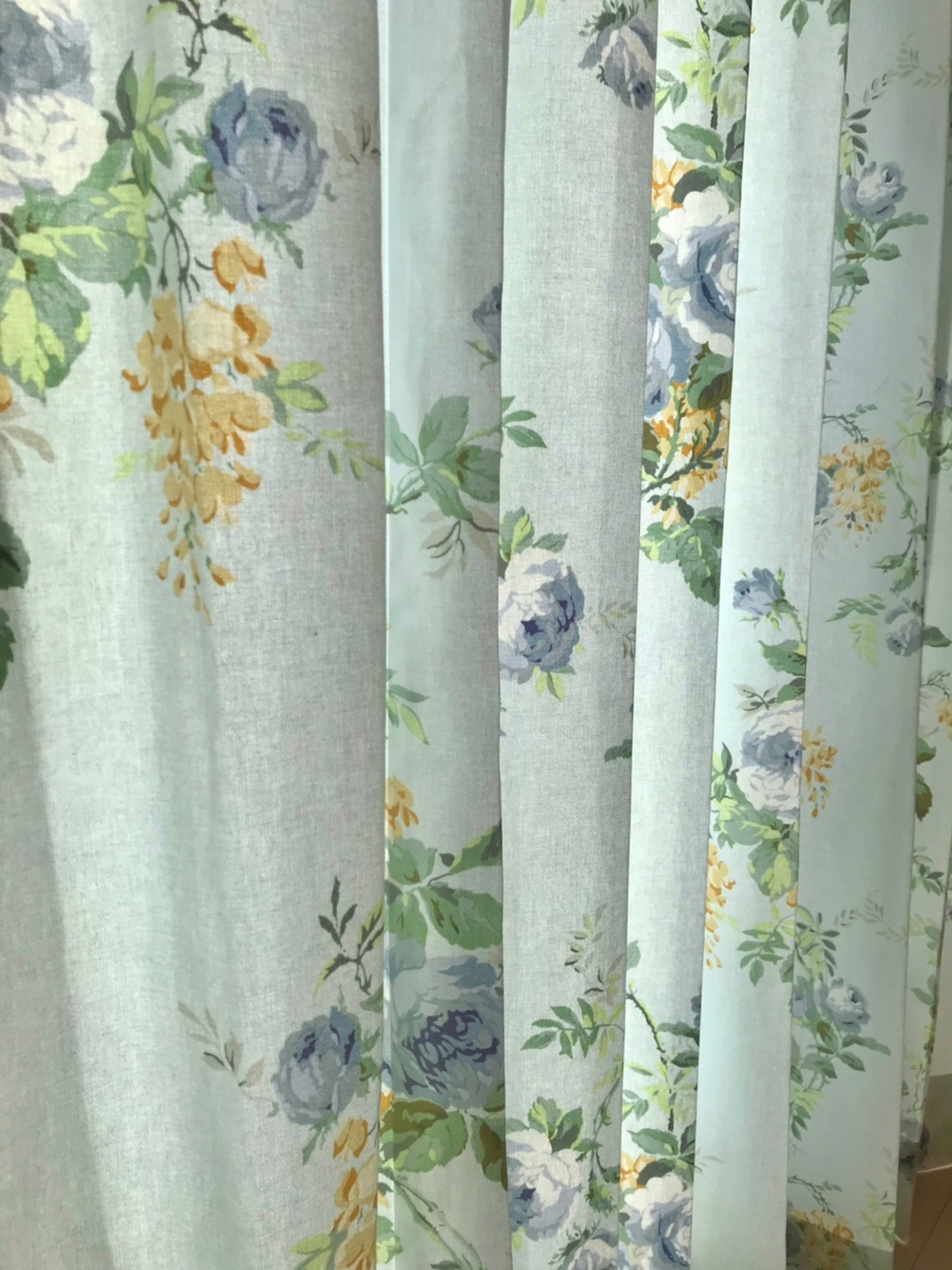 イングリッシュガーデンをイメージしたカーテン