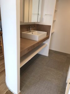 DB9366BA-55B6-4C59-901A-2982C649C436