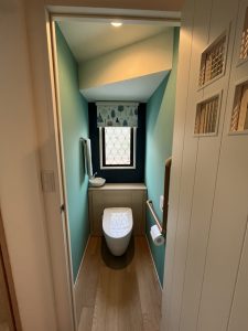 9045D127-6F01-41FA-9AEA-0FA78A207DD6