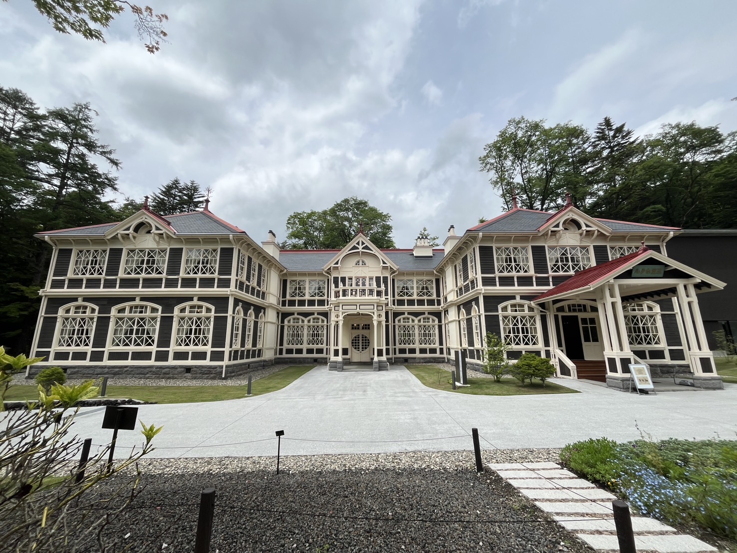 同期デザイナーとの初夏の軽井沢建築巡り旅行①