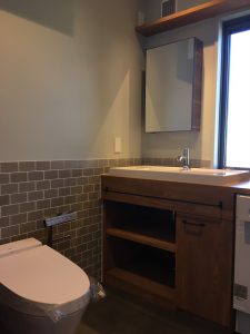 C842FFB1-2242-4F5D-8B04-7C51C9987468