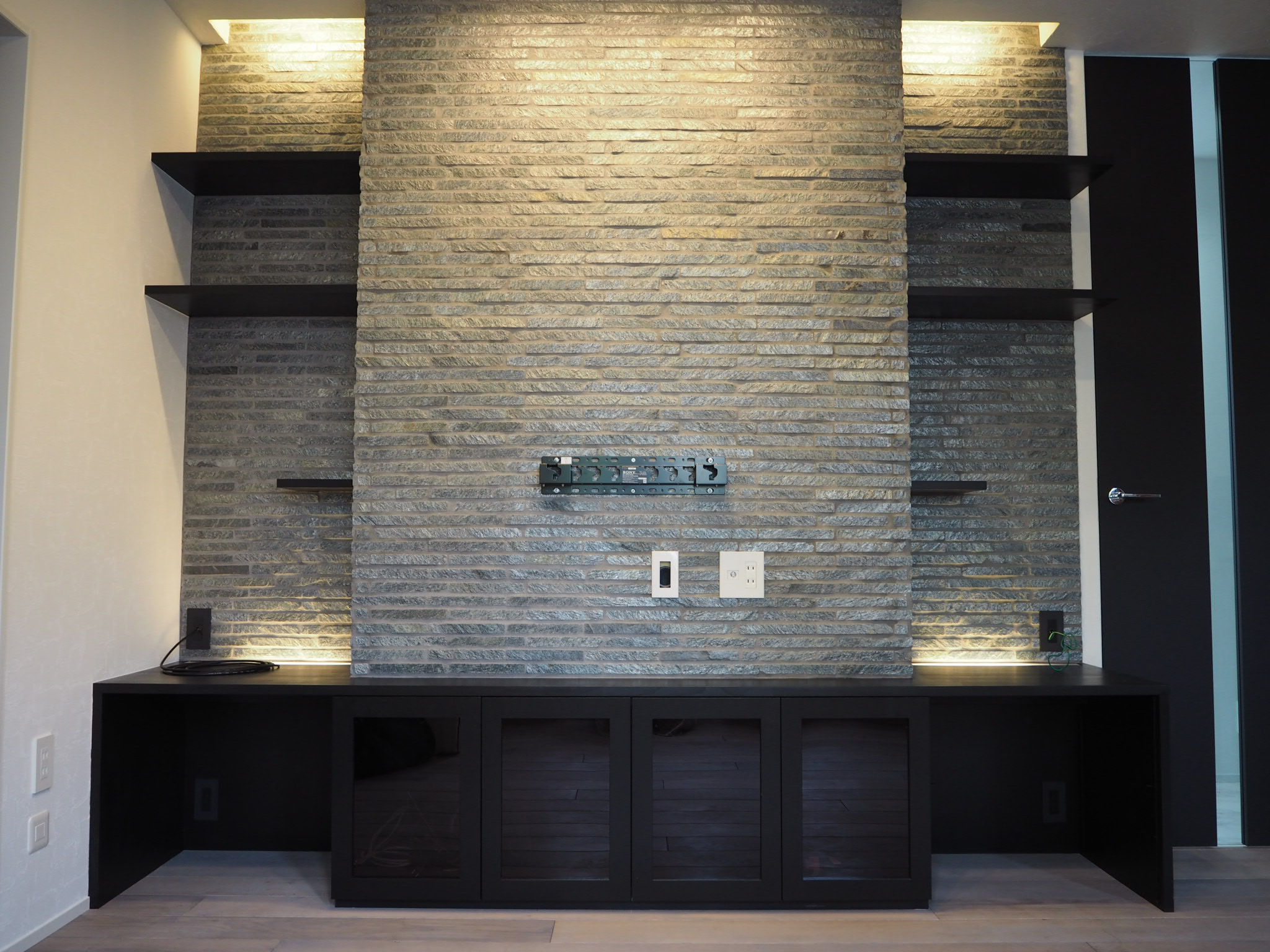 シックなお家、完成しました 〜リビング編〜