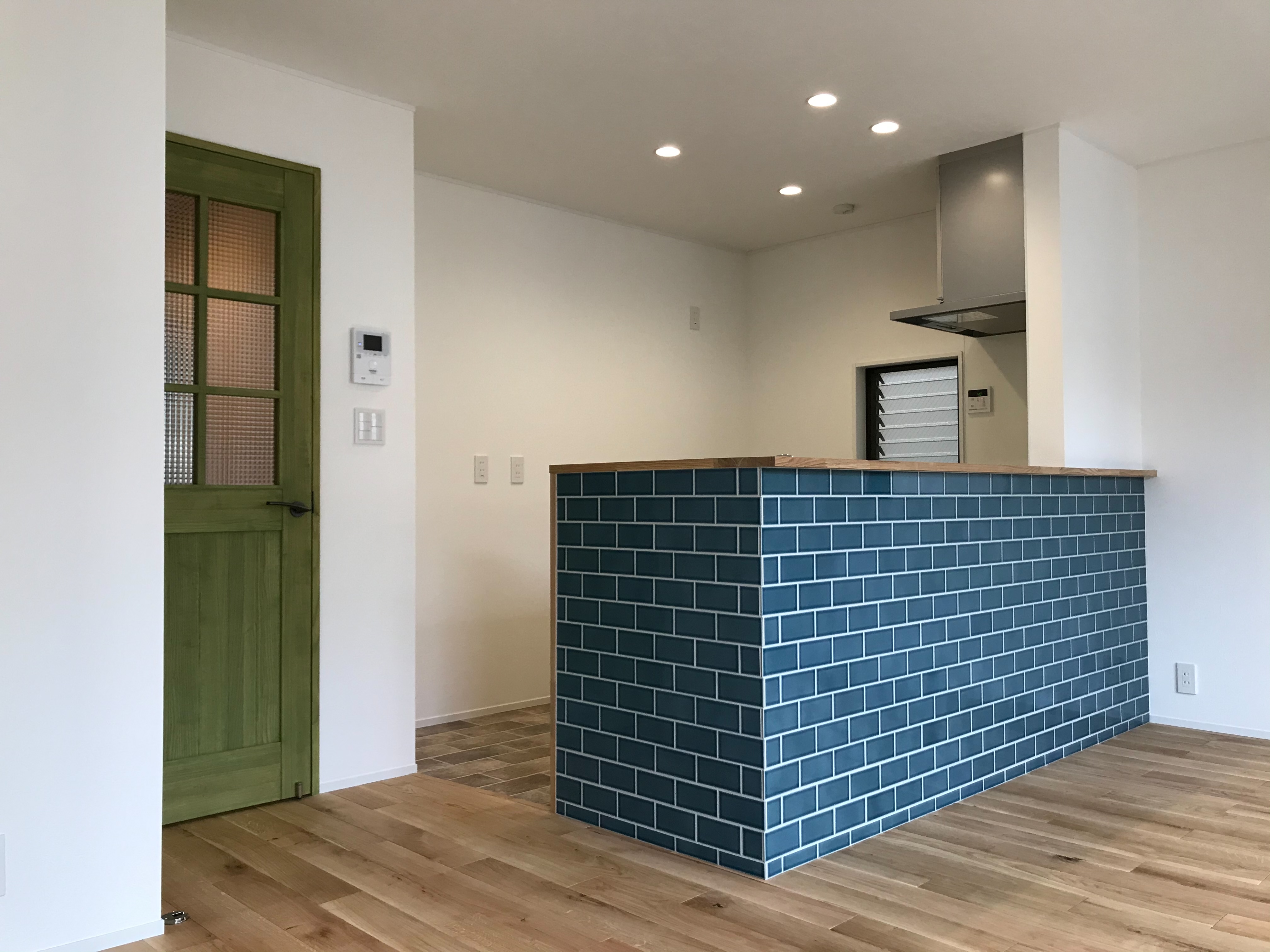 カラーで気分が上がるお家、完成しました♪