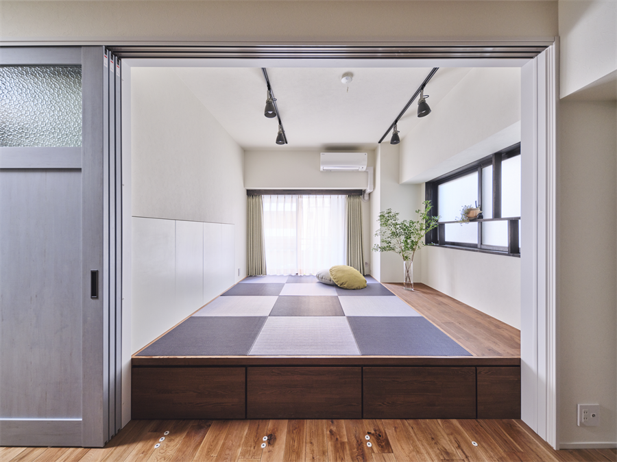 たっぷり収納の小上がり