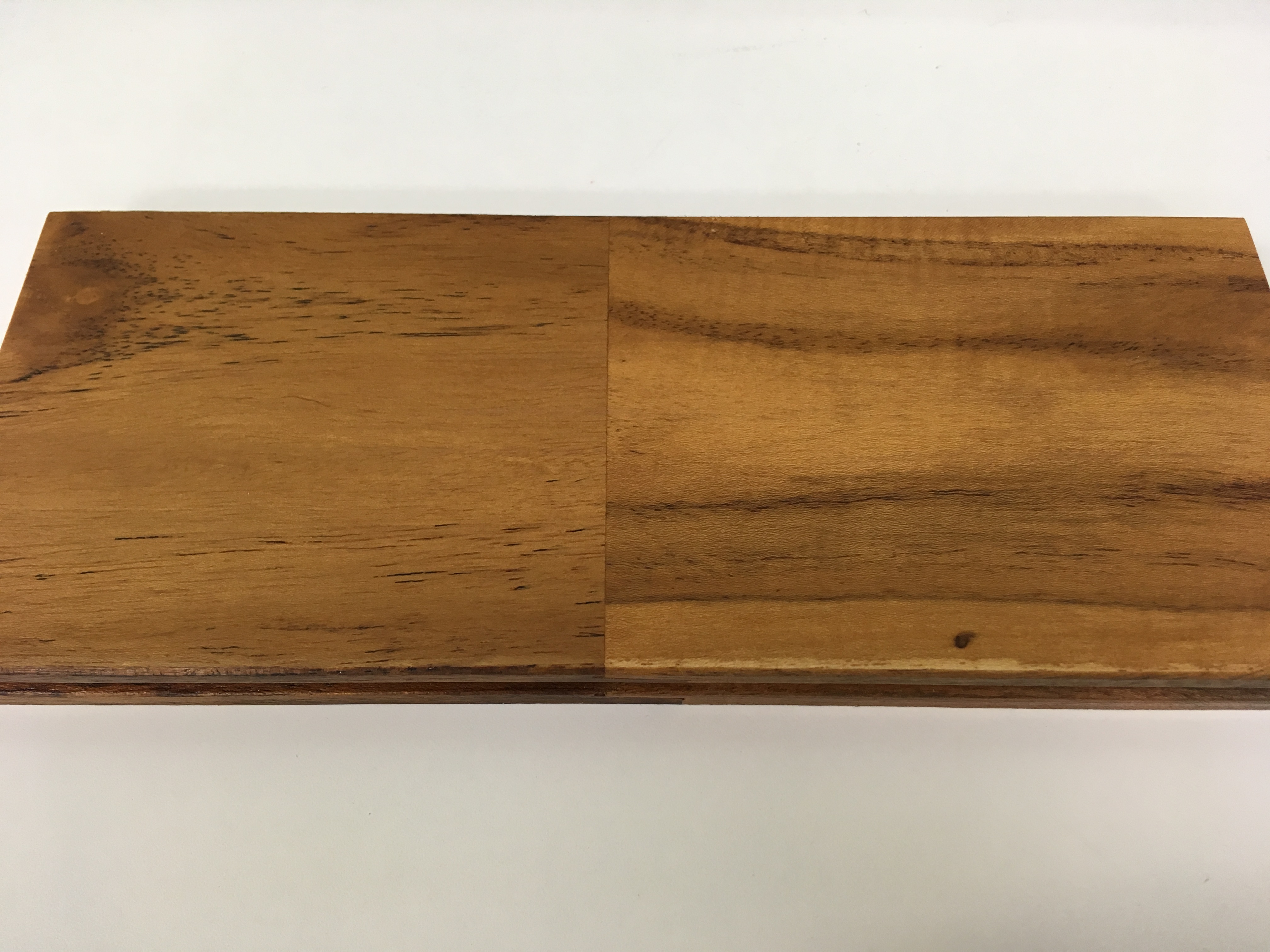 チーク材のフローリング