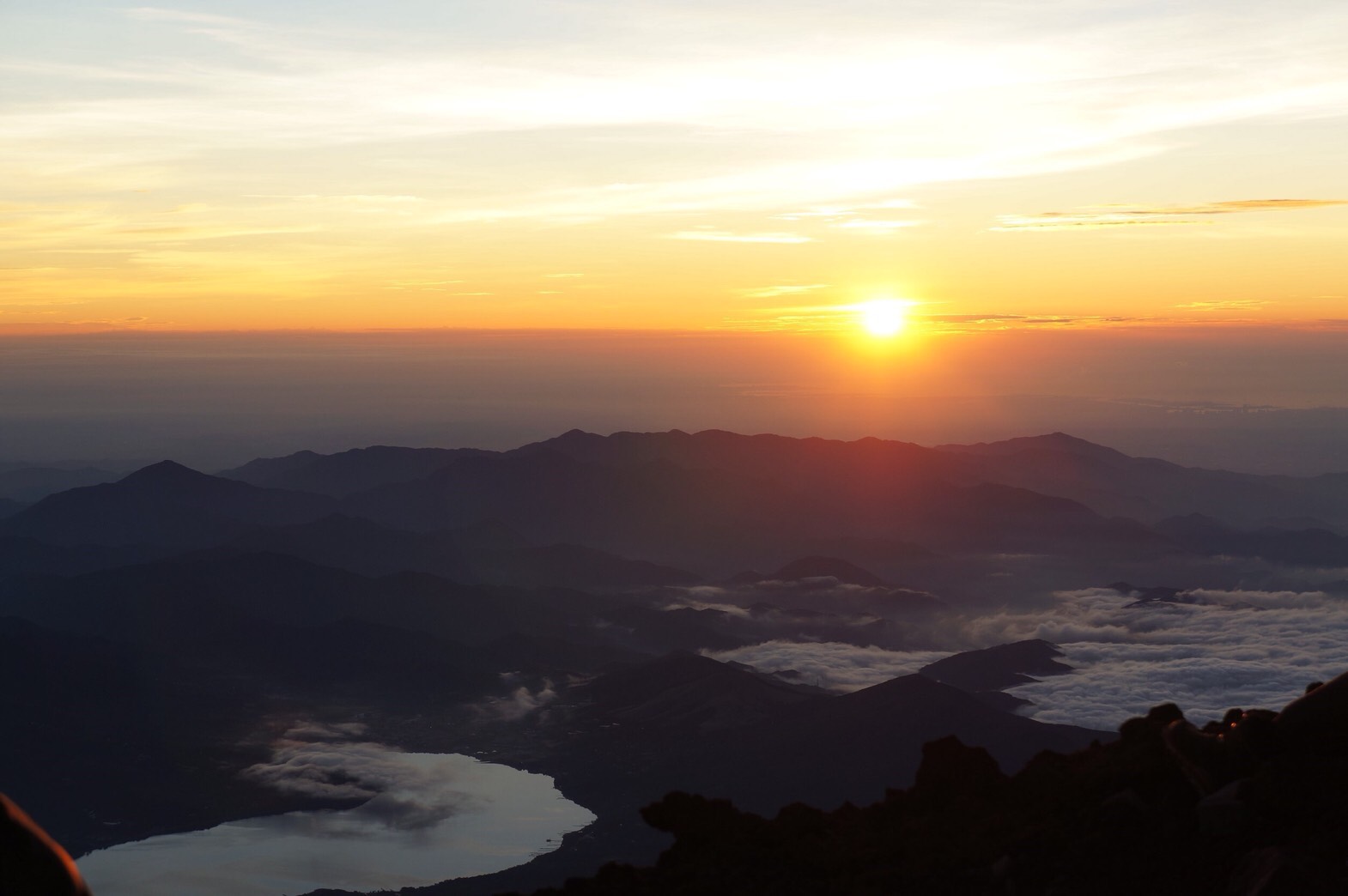富士山頂のご来光・・