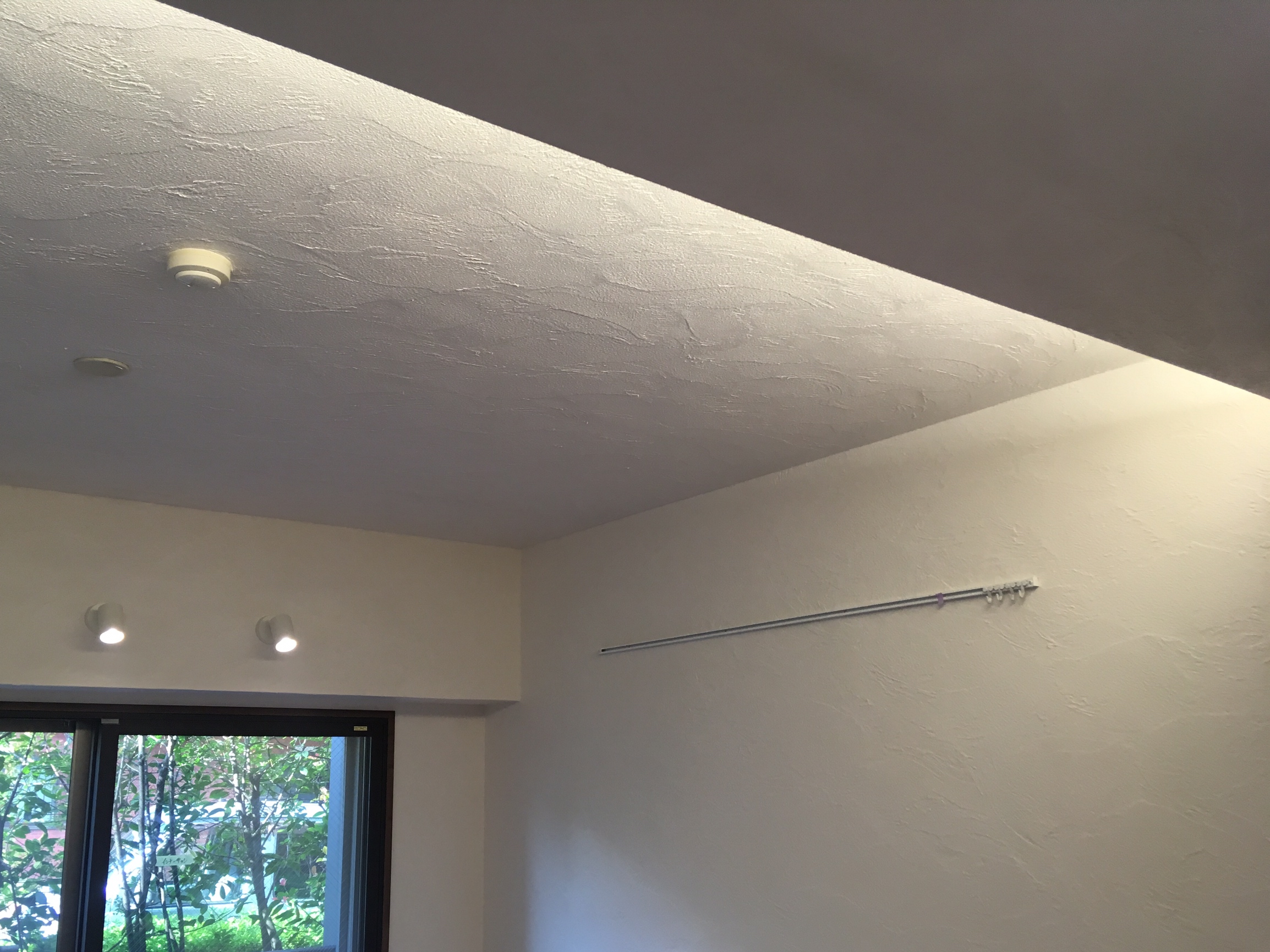 下がり天井を活かした間接照明