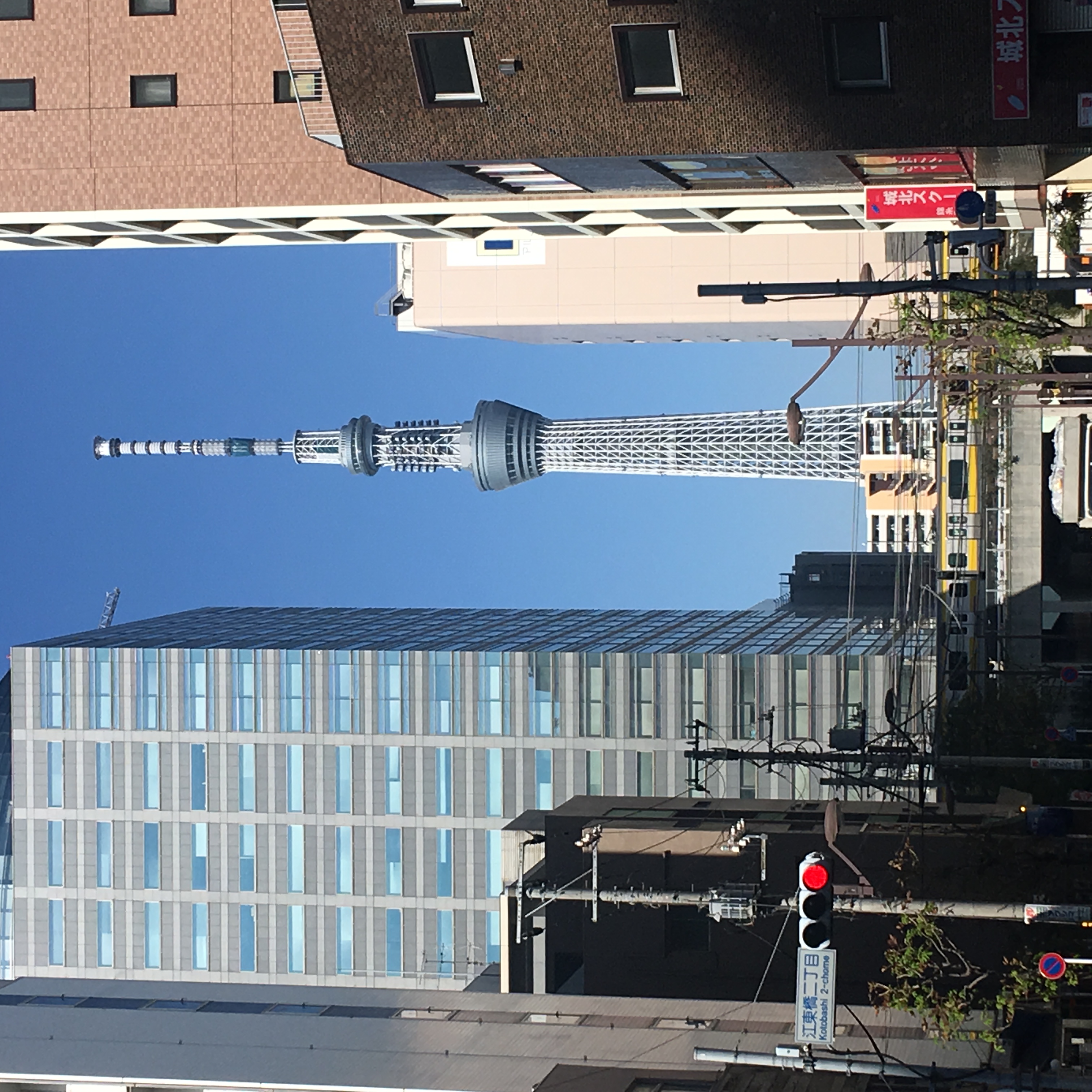 秋晴れの空とスカイツリー