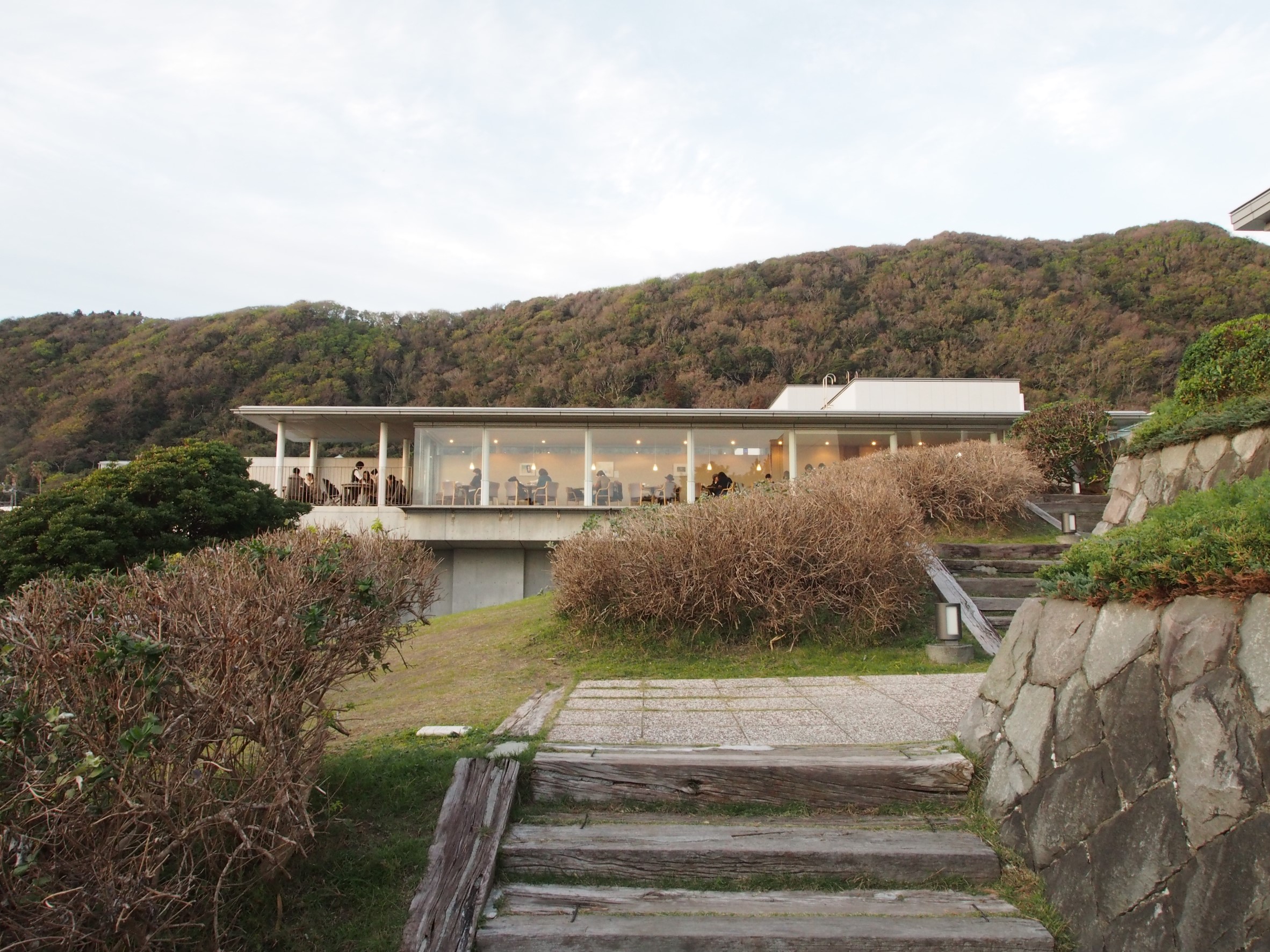 葉山の海と夕陽とアアルトと。