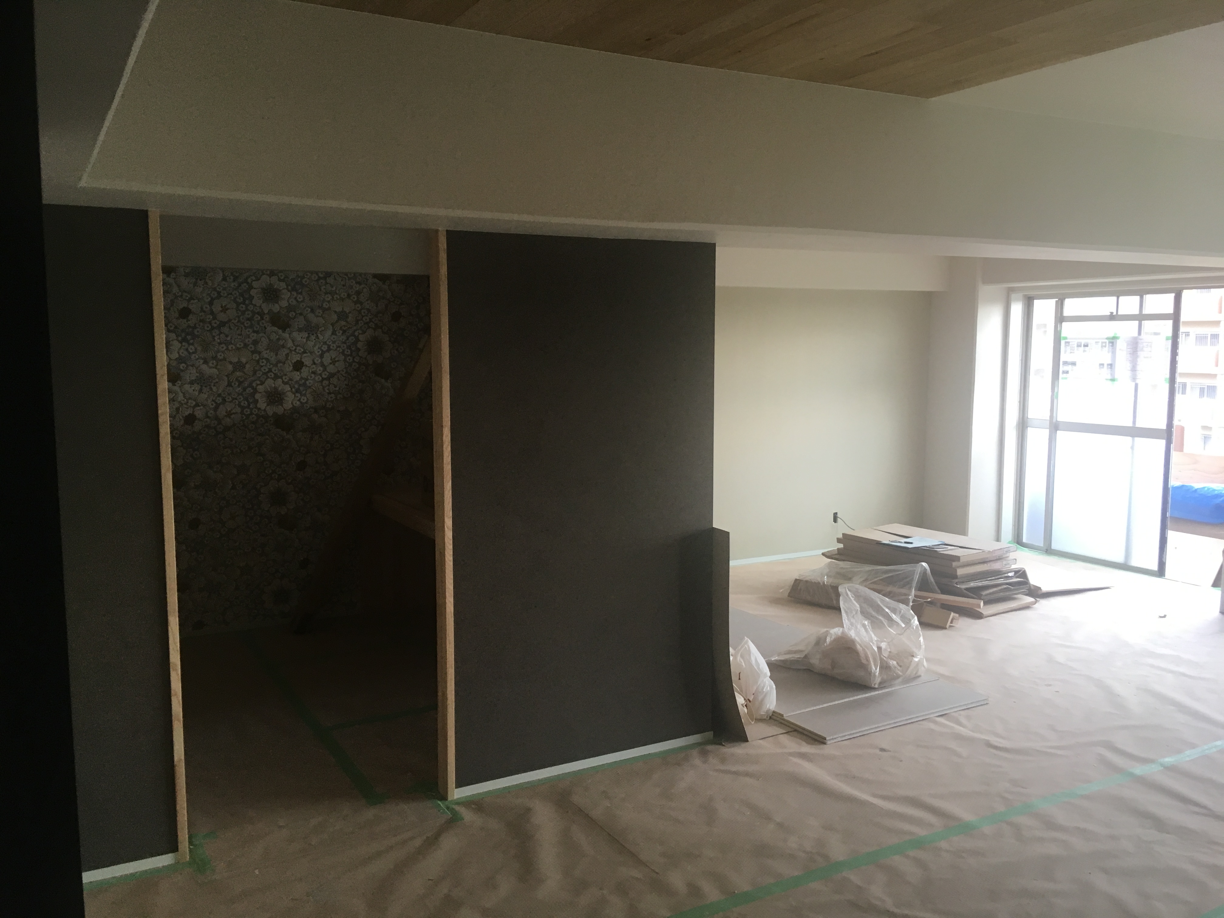 テクスチャー塗料で表情を変える