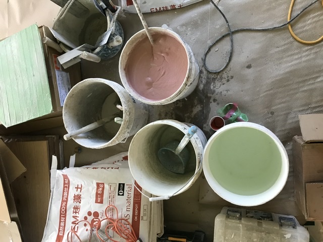 現場：珪藻土パターン合わせ