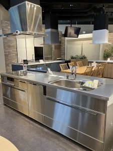 E72F7BB9-832D-4FD6-8B59-1C88D92C0E28