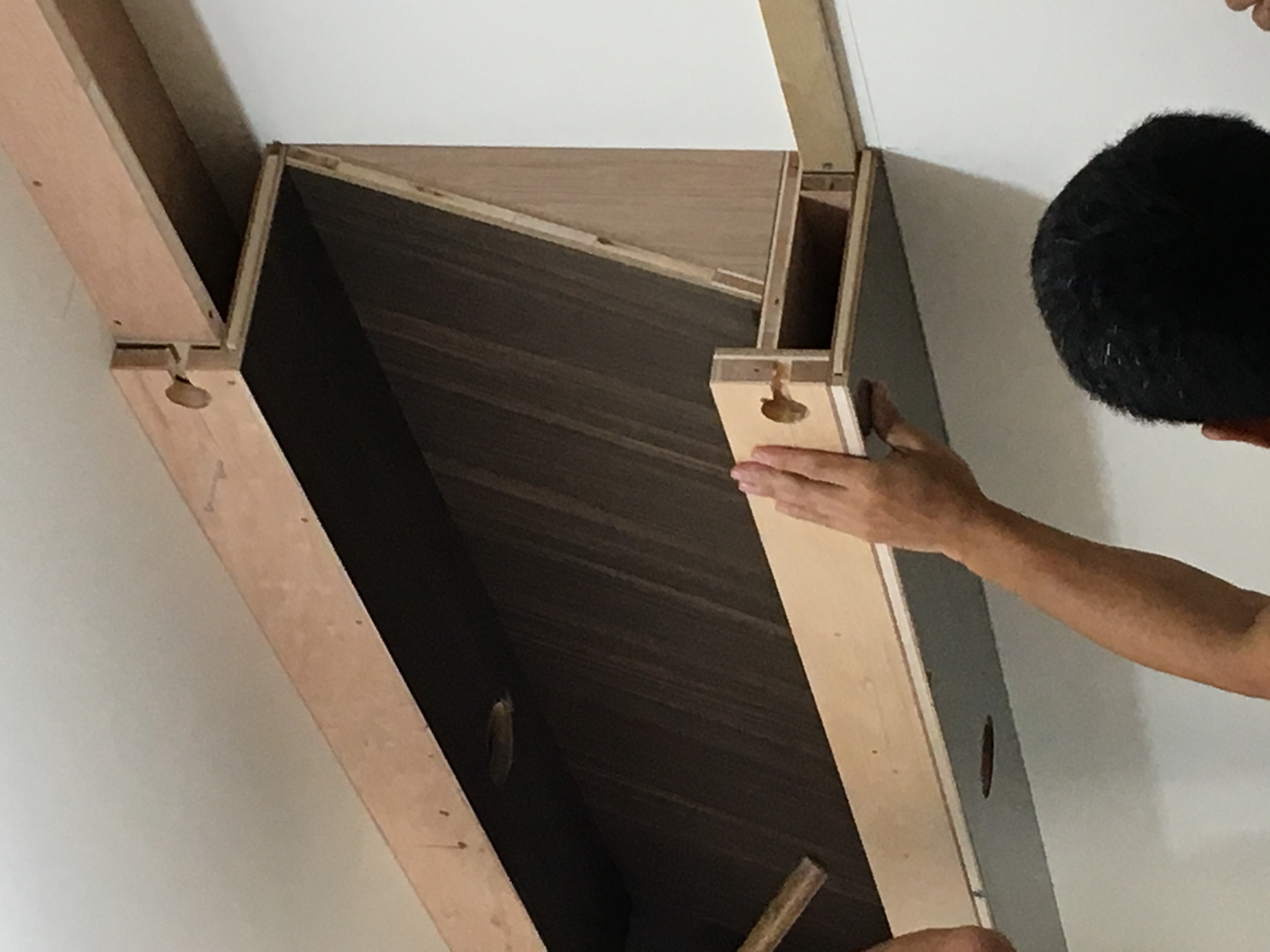 アイアン×無垢の木のキッチン