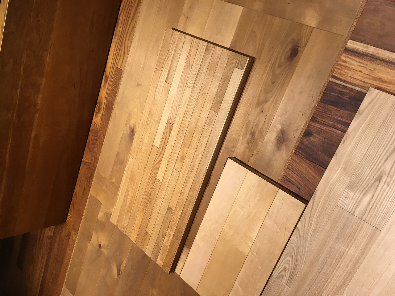 こだわりの無垢材