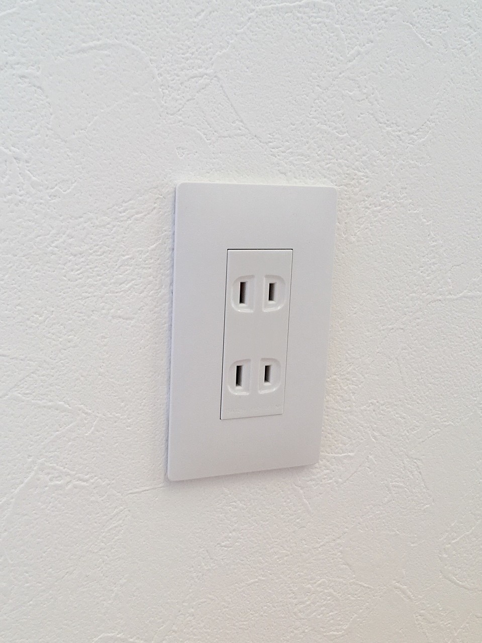 マットなコンセント