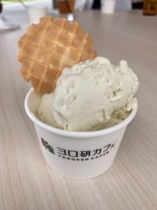 5C030E1B-5821-4B41-BC42-EED5EC6F4CDD