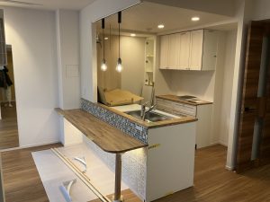 8BFF7220-3782-43AF-BF80-7861B5B0342A