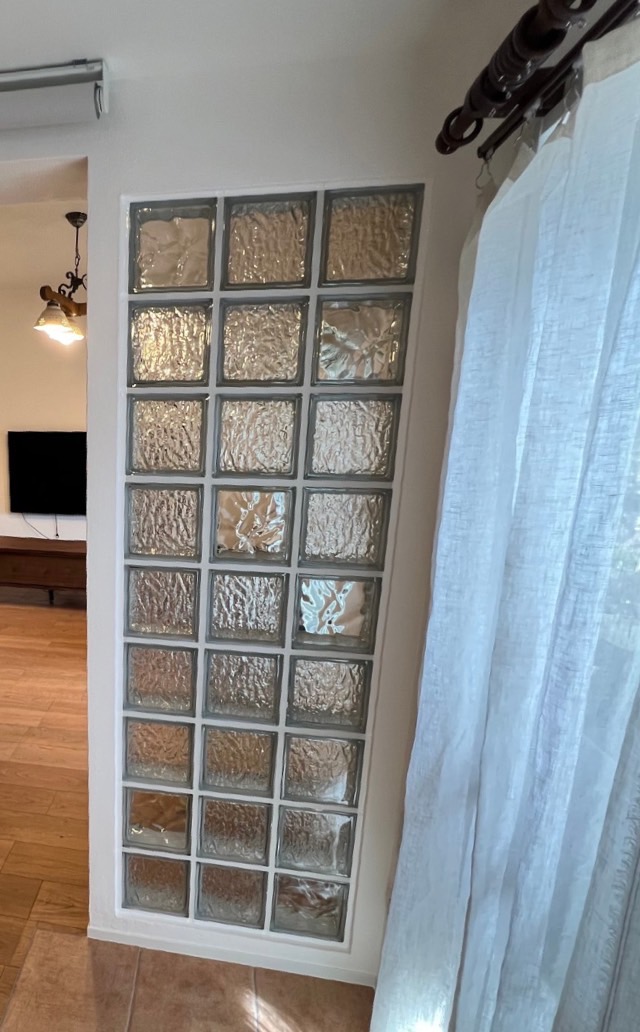 ガラスブロックで視界を遮る！