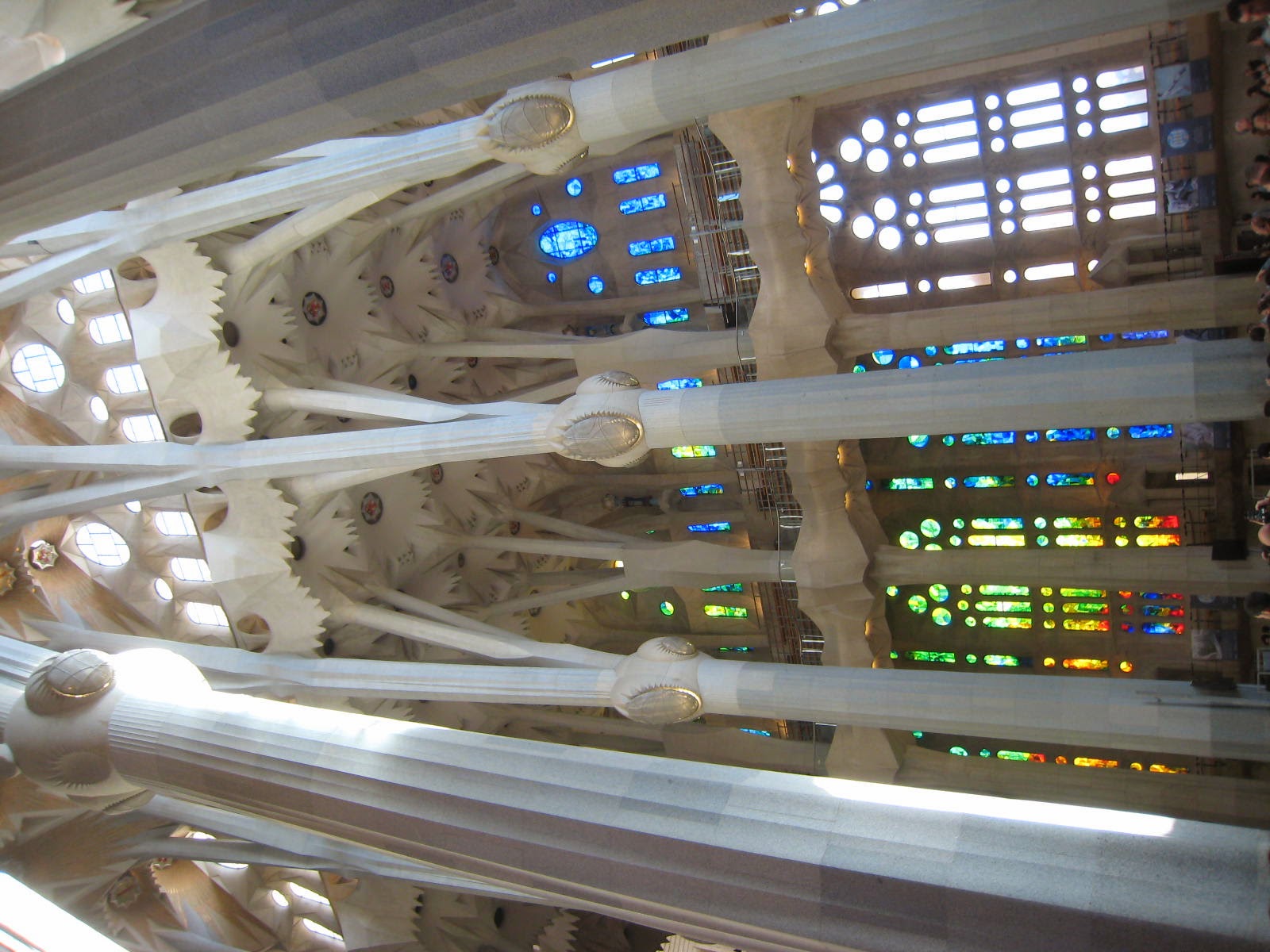 内観も美しいサグラダファミリア