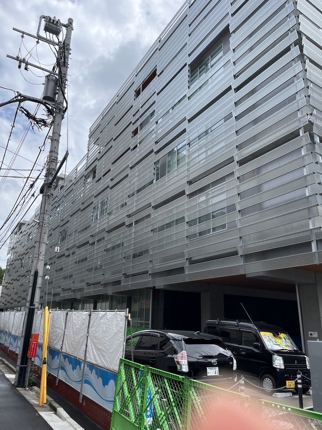 住んでいる町の市役所の庁舎が新しくなりました！