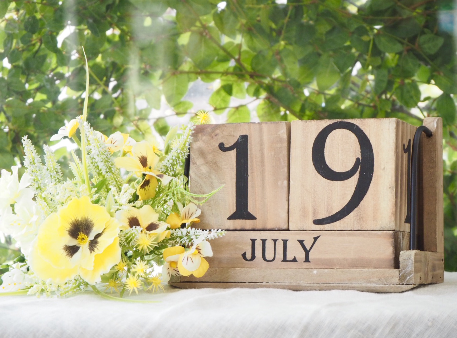 アンティークな雰囲気がお好きな方におすすめしたい、卓上カレンダー♪