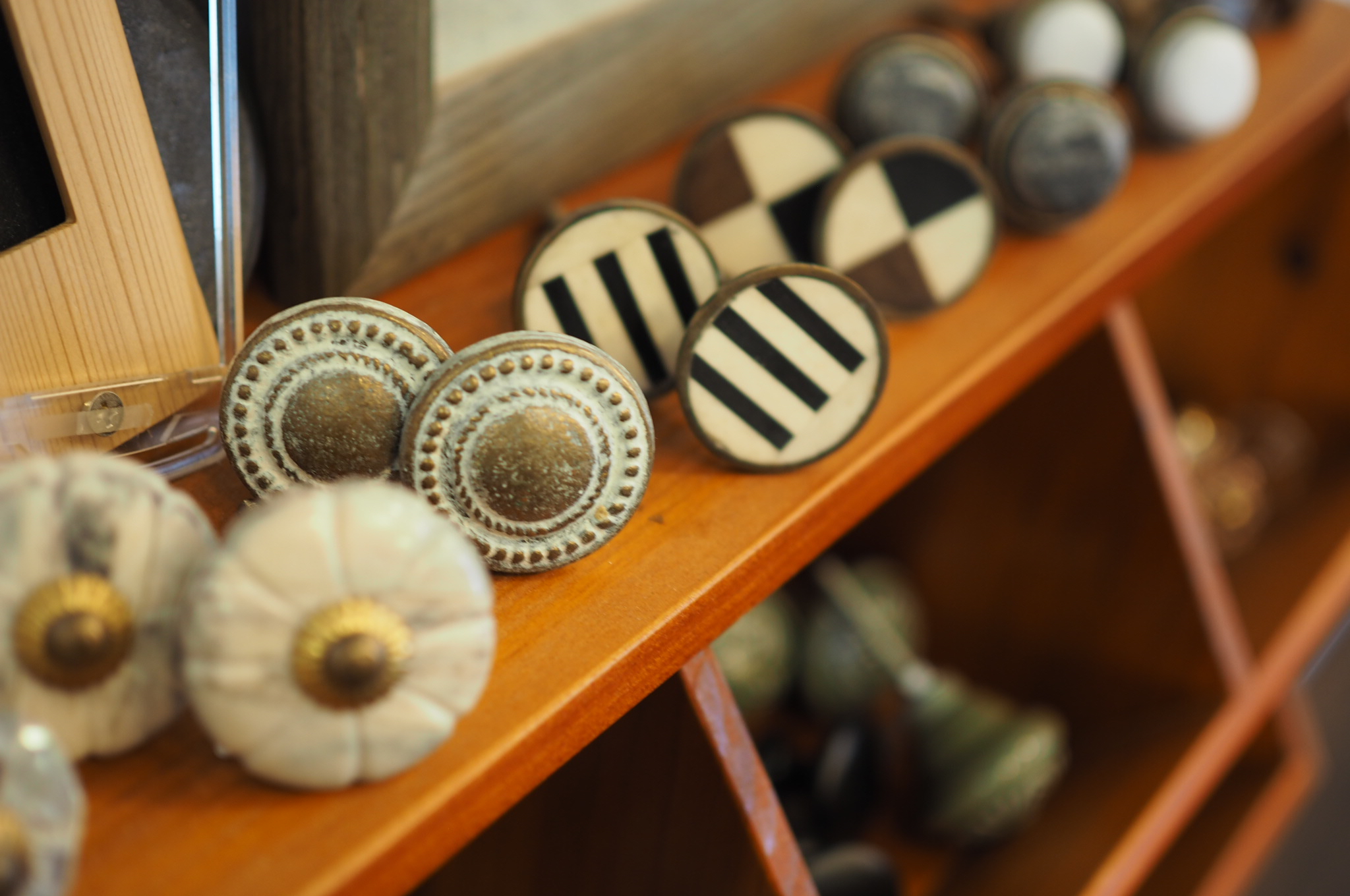 　プチDIYにおすすめ♪　簡単に低価格で家具をイメチェン！