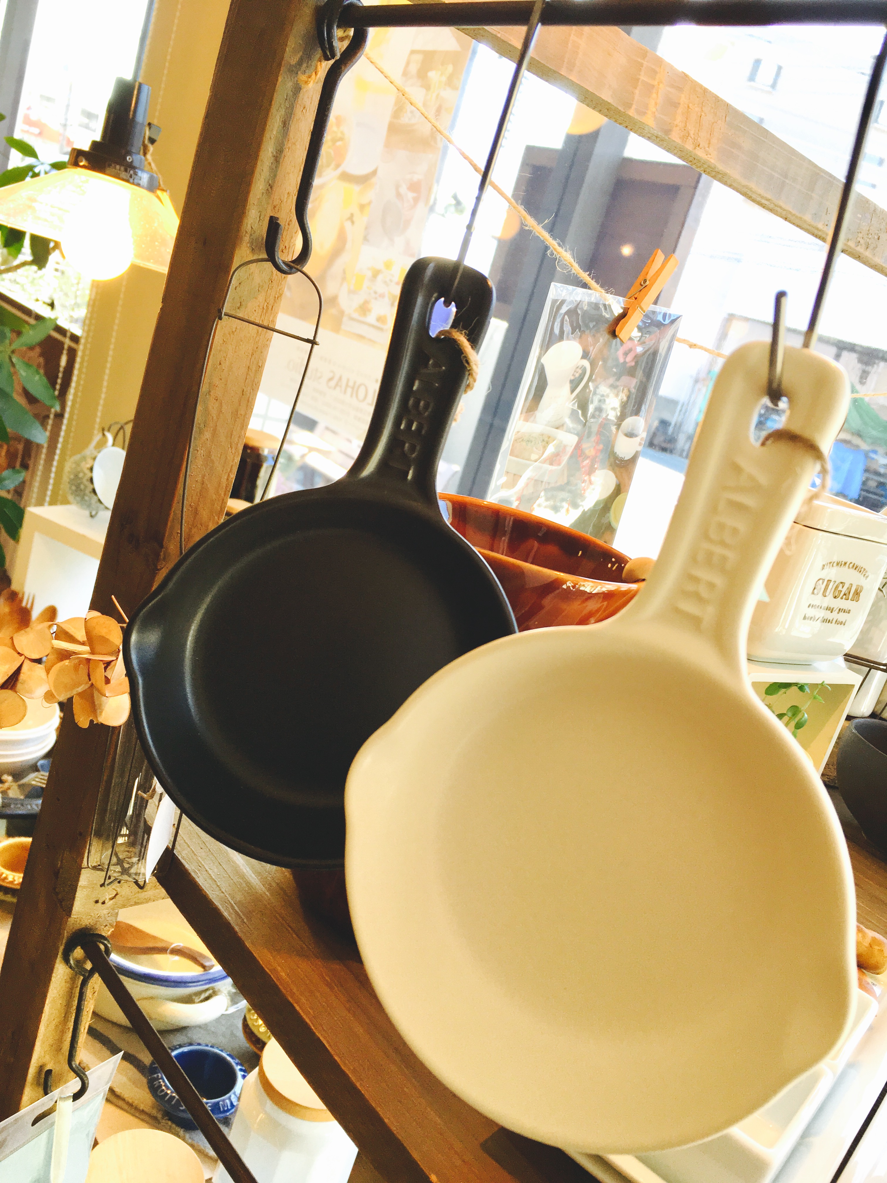 おうちカフェ。ひとつでフライパンとお皿になる、スタジオエムのアルバートシリーズ！