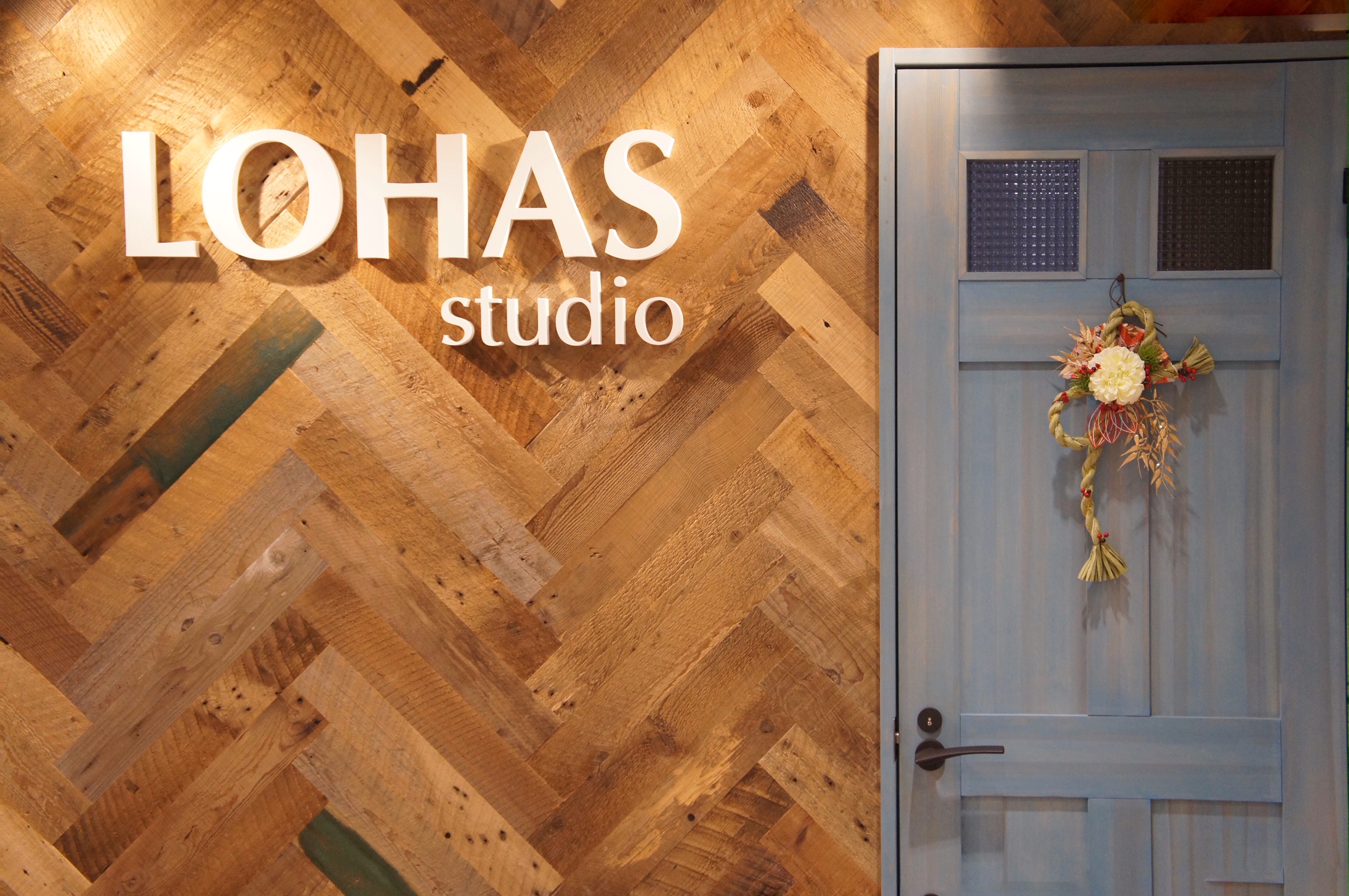 クリスマスリースとしめ飾りのワークショップを開催しました。