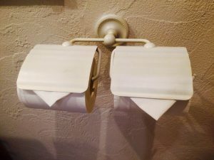 ﾄｲﾚｯﾄﾍﾟﾊﾟｰﾎﾙﾀﾞｰ