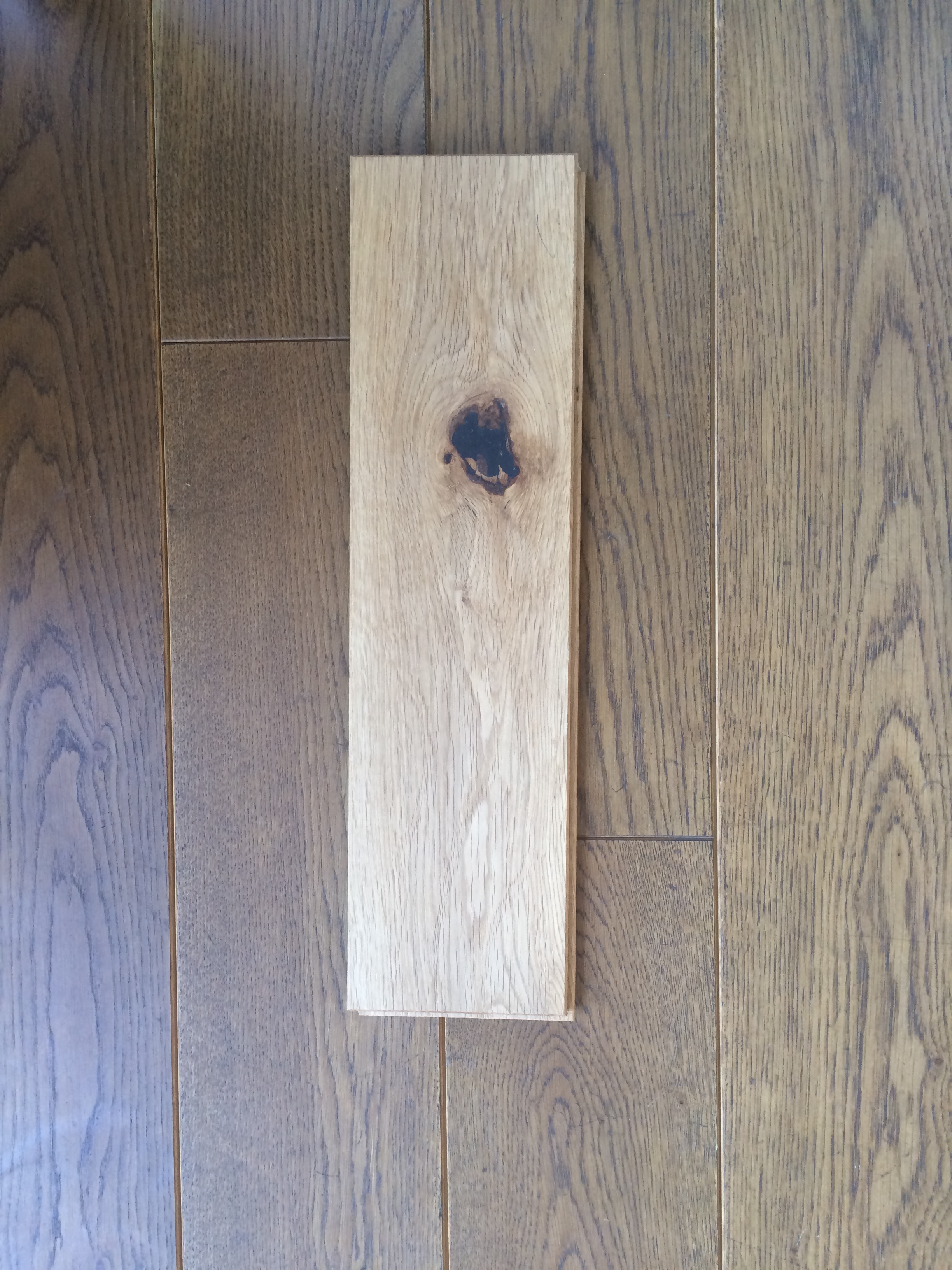 国内産ナラフローリング、そのうちに無くなっちゃかも。 