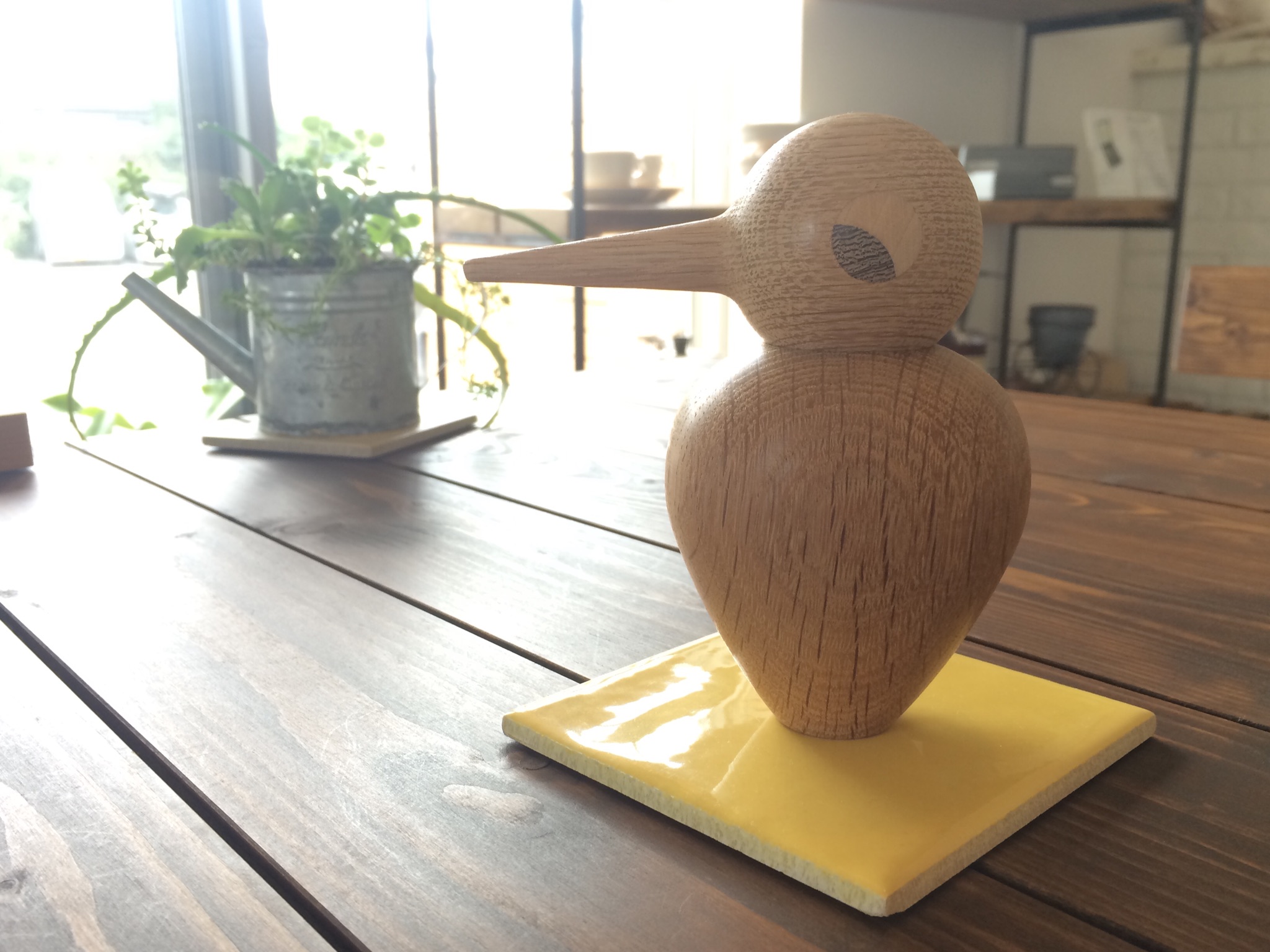 無垢材から作られた鳥　＊　ARCHITECTMADE　BIRD